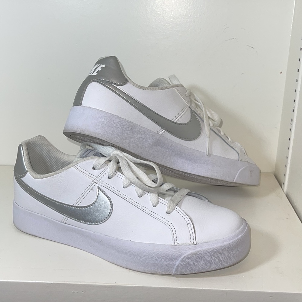 Womens All White Nike Sneakers. Size 8.